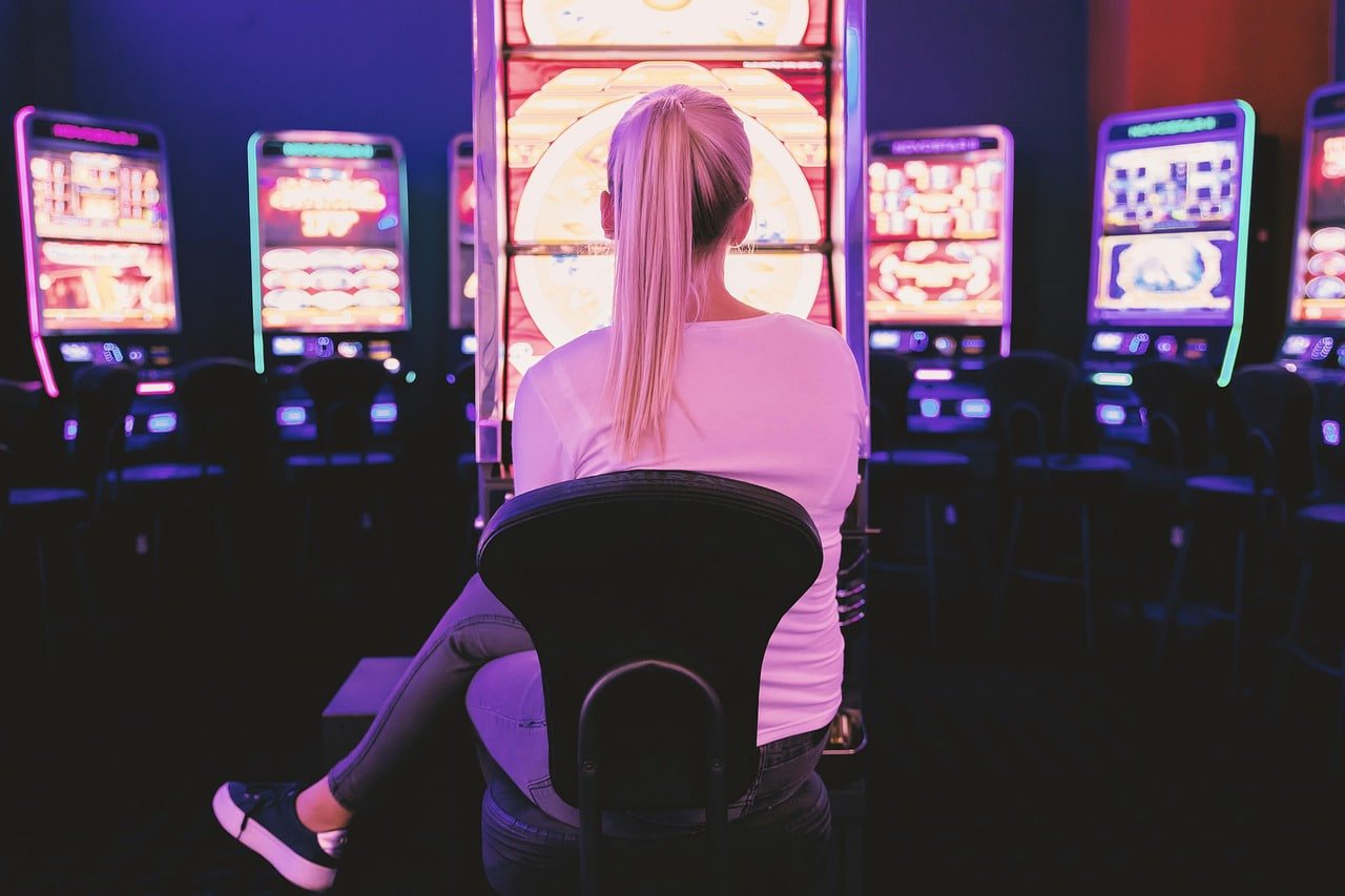 69 arena Myanmar app ဒေါင်းလုဒ် ဘောလုံးလောင်းကစား esports slots